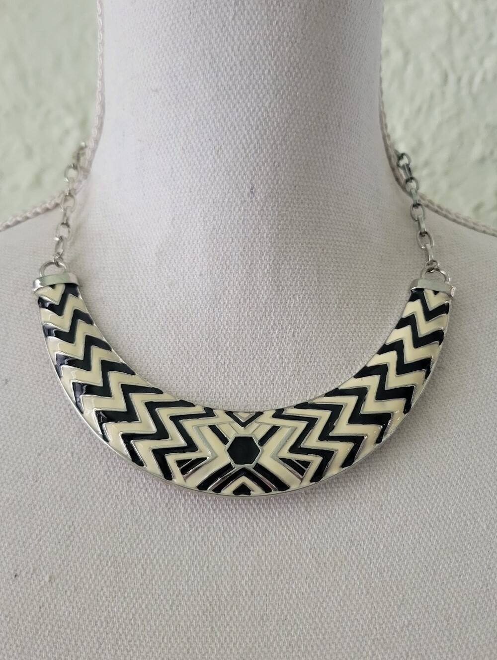 Vintage Cookie Lee Aztec Tribal Enamel Bib Collar Necklace Black White Boho Y2k